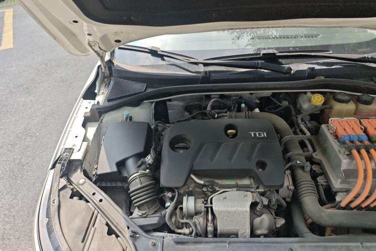 Used Roewe i6 New Energy 2017 45T Hybrid Connective Smart Luxury Edition Engine Bay Right