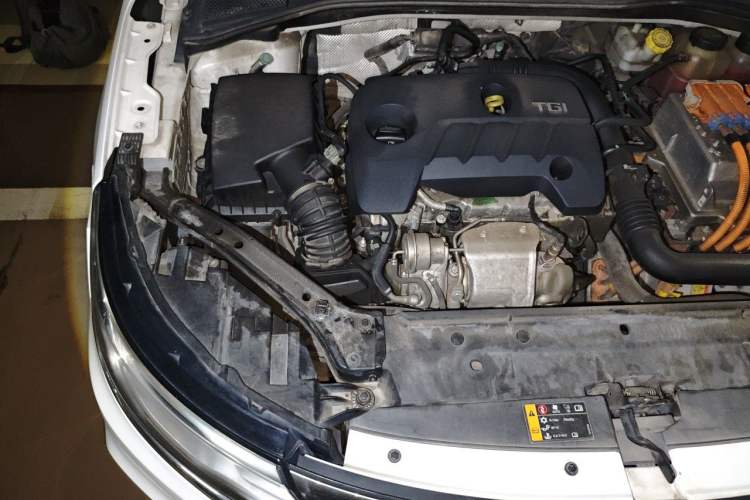 Used Roewe i6 New Energy 2017 45T Hybrid Connect & Smart Enjoyment Edition Engine Bay Right