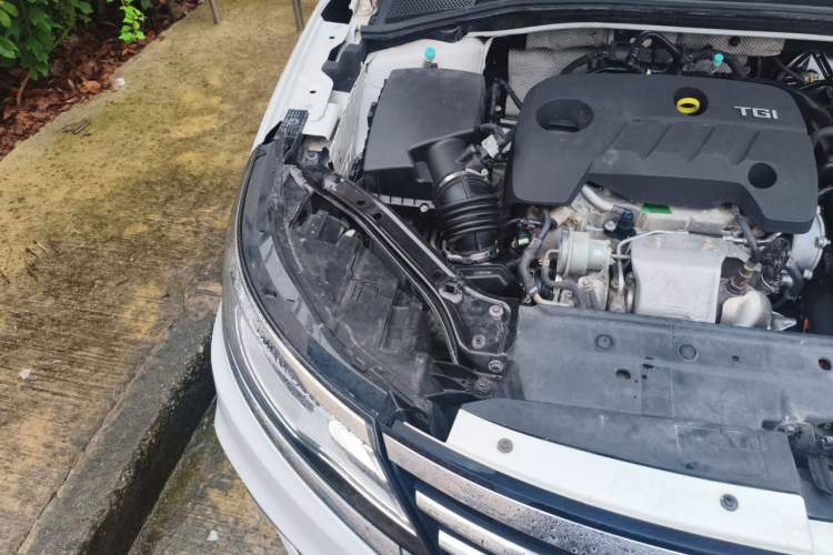 Used Roewe i6 New Energy 2017 45T Hybrid Connect & Smart Enjoyment Edition Engine Bay Right