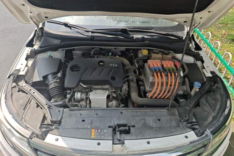 Used Roewe i6 New Energy 2017 45T Hybrid Connective Smart Luxury Edition Engine Bay