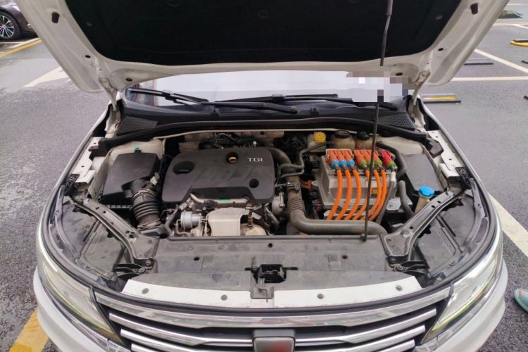 Used Roewe i6 New Energy 2017 45T Hybrid Connective Smart Luxury Edition Engine Bay