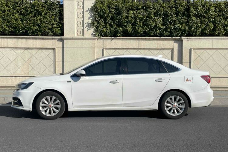 Used Roewe i6 New Energy 2017 45T Hybrid Connect & Smart Enjoyment Edition Exterior 1