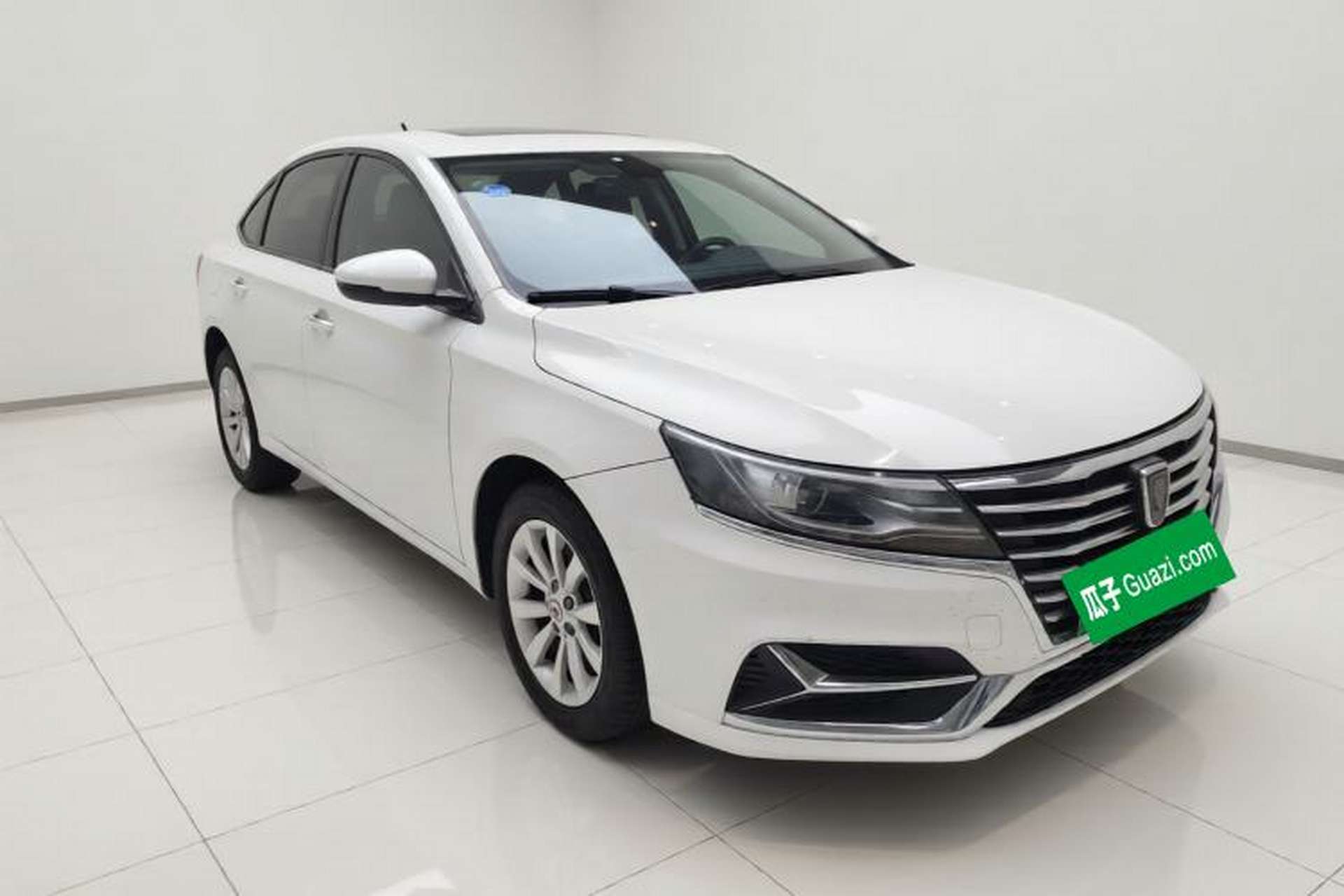 Used Roewe i6 New Energy 2017 45T Hybrid Connect & Smart Enjoyment Edition Exterior 2