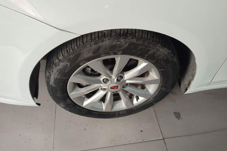 Used Roewe i6 New Energy 2017 45T Hybrid Connect & Smart Enjoyment Edition Exterior 2