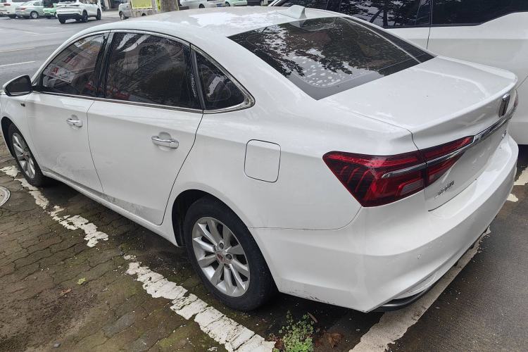 Used Roewe i6 New Energy 2017 45T Hybrid Connect & Smart Enjoyment Edition Exterior 3