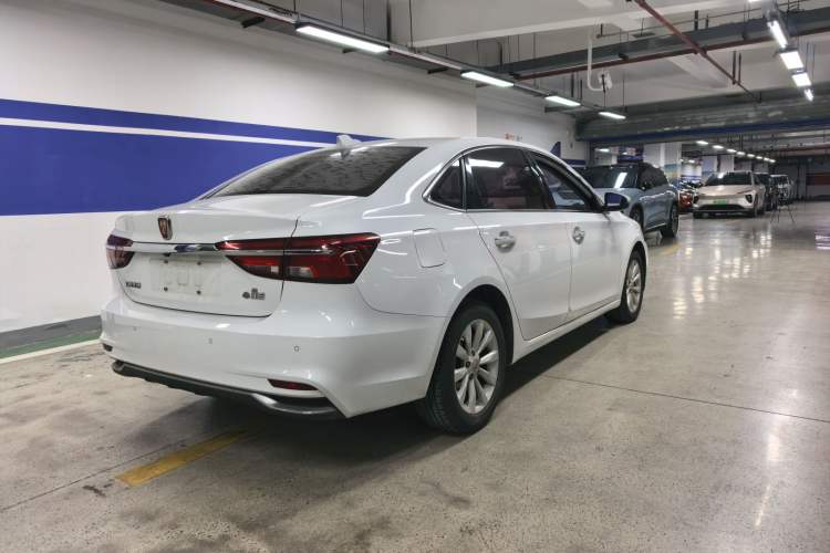 Used Roewe i6 New Energy 2017 45T Hybrid Connect & Smart Enjoyment Edition Exterior 3