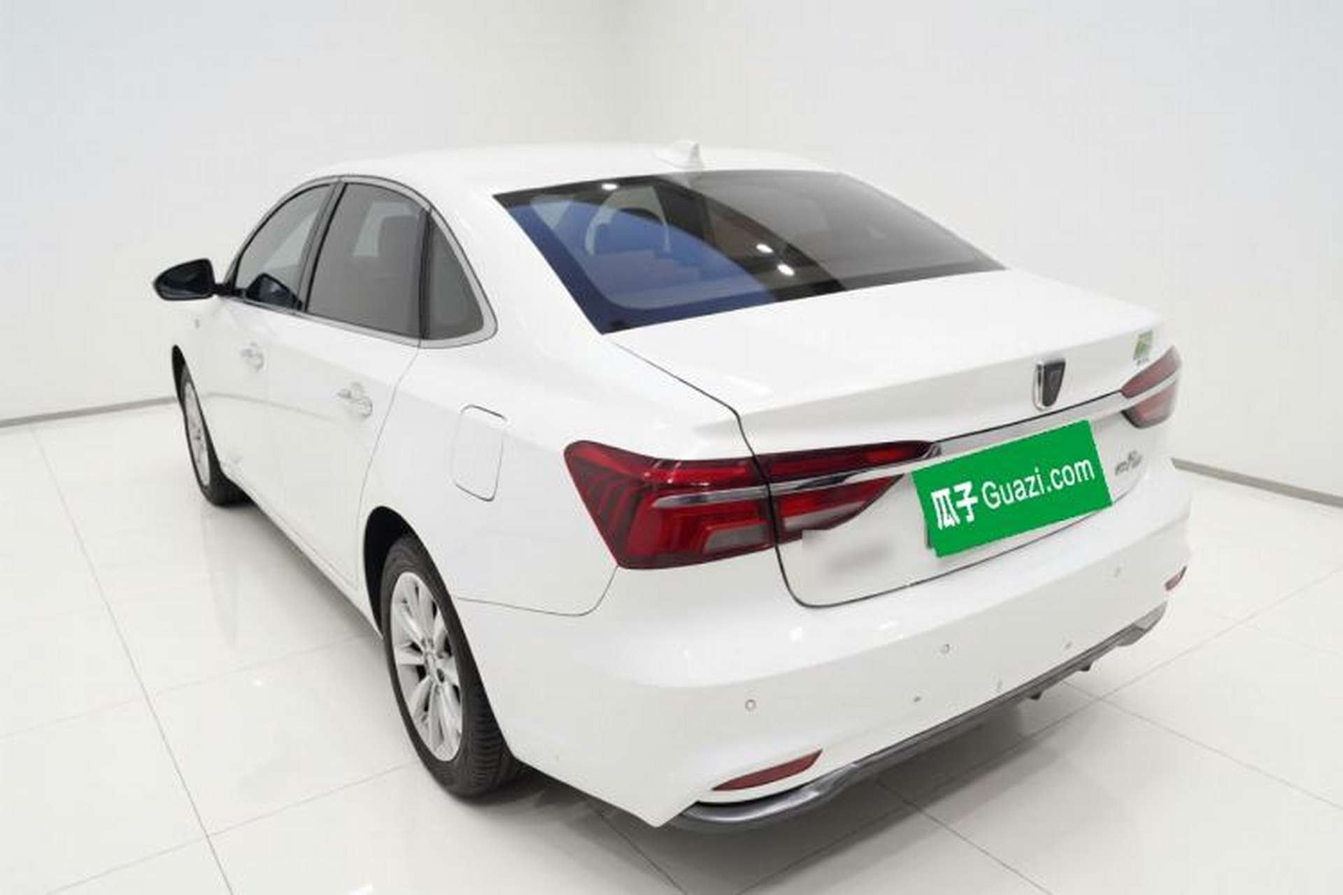 Used Roewe i6 New Energy 2017 45T Hybrid Connect & Smart Enjoyment Edition Exterior 3