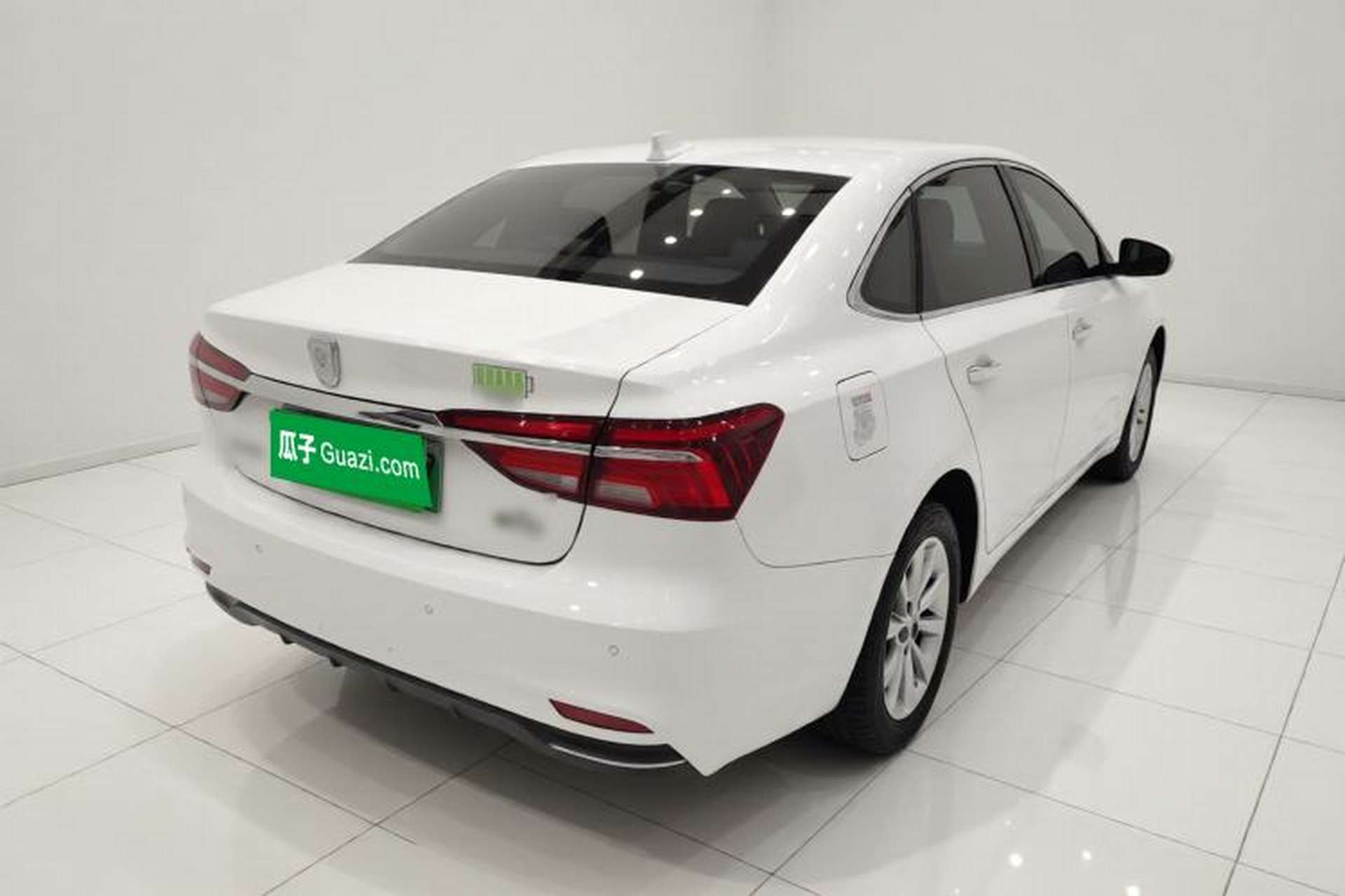 Used Roewe i6 New Energy 2017 45T Hybrid Connect & Smart Enjoyment Edition Exterior 5