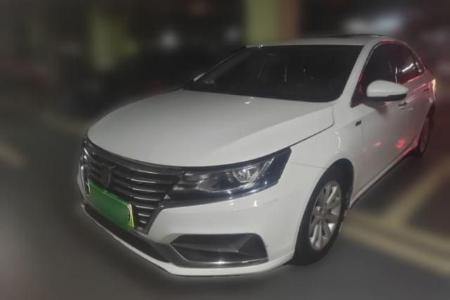 Ojetý Roewe i6 New Energy 2017 45T Hybrid Connect & Smart Enjoyment Edition