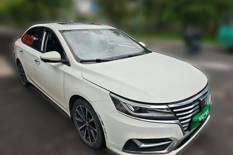 Used Roewe i6 New Energy 2017 45T Hybrid Connective Smart Luxury Edition Front Right 45 Deg