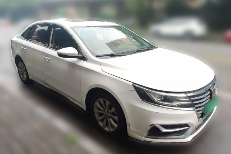 Used Roewe i6 New Energy 2017 45T Hybrid Connect & Smart Enjoyment Edition Front Right 45 Deg