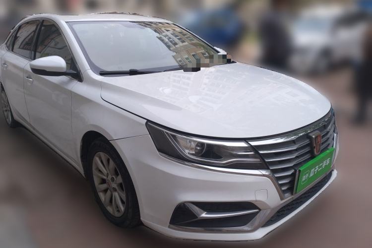 Used Roewe i6 New Energy 2017 45T Hybrid Connect & Smart Enjoyment Edition Front Right 45 Deg