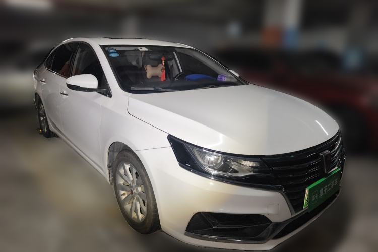 Used Roewe i6 New Energy 2017 45T Hybrid Connect & Smart Enjoyment Edition Front Right 45 Deg