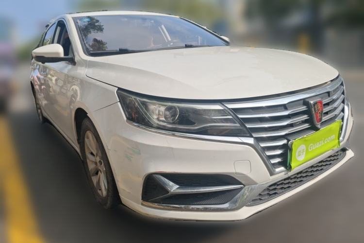 Used Roewe i6 New Energy 2017 45T Hybrid Connect & Smart Enjoyment Edition Front Right 45 Deg