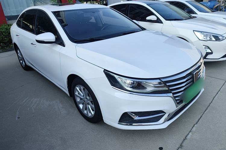 Used Roewe i6 New Energy 2017 45T Hybrid Connect & Smart Enjoyment Edition Front Right 45 Deg