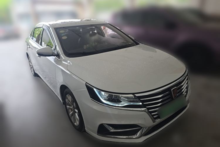 Used Roewe i6 New Energy 2017 45T Hybrid Connect & Smart Enjoyment Edition Front Right 45 Deg