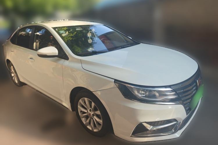 Used Roewe i6 New Energy 2017 45T Hybrid Connect & Smart Enjoyment Edition Front Right 45 Deg