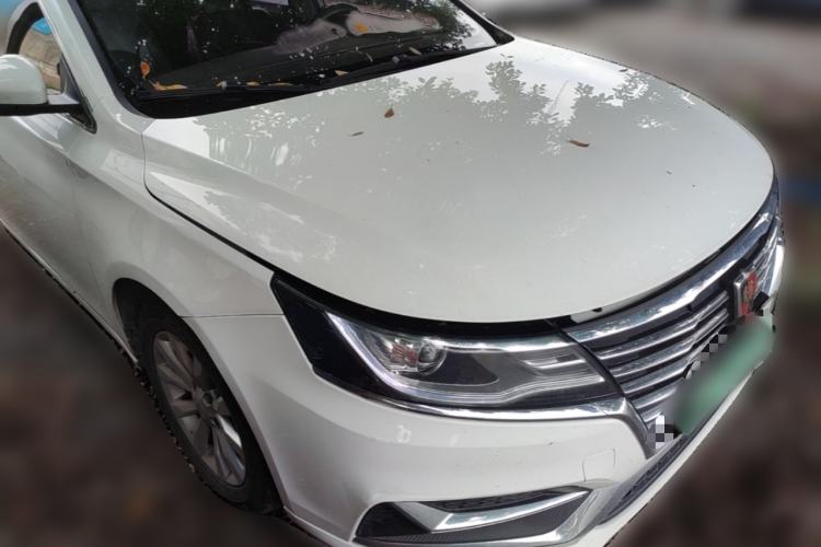 Used Roewe i6 New Energy 2017 45T Hybrid Connect & Smart Enjoyment Edition Front Right 45 Deg