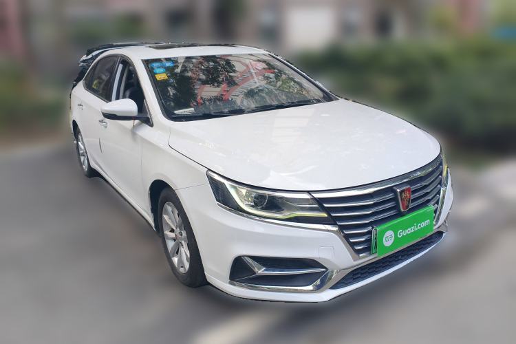 Used Roewe i6 New Energy 2017 45T Hybrid Connect & Smart Enjoyment Edition Front Right 45 Deg