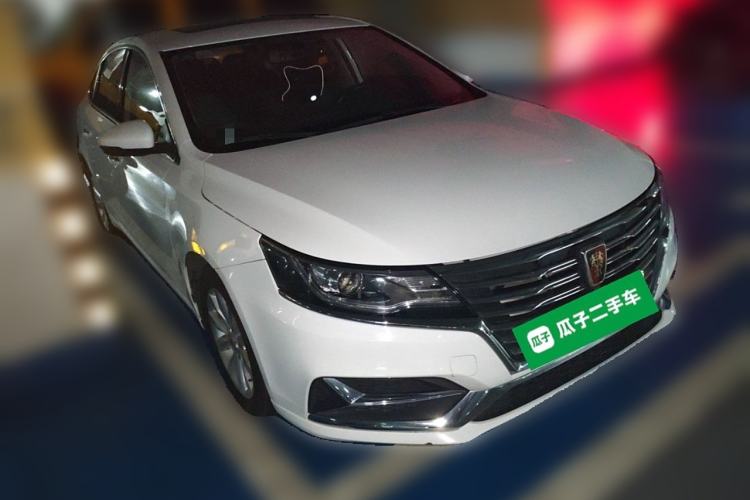 Used Roewe i6 New Energy 2017 45T Hybrid Connect & Smart Enjoyment Edition Front Right 45 Deg