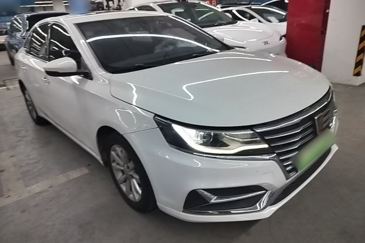 Used Roewe i6 New Energy 2017 45T Hybrid Connect & Smart Enjoyment Edition Front Right 45 Deg
