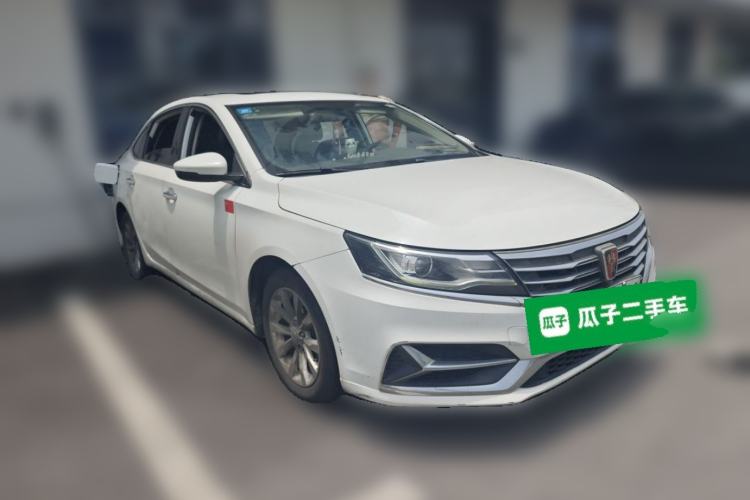 Used Roewe i6 New Energy 2017 45T Hybrid Connect & Smart Enjoyment Edition Front Right 45 Deg