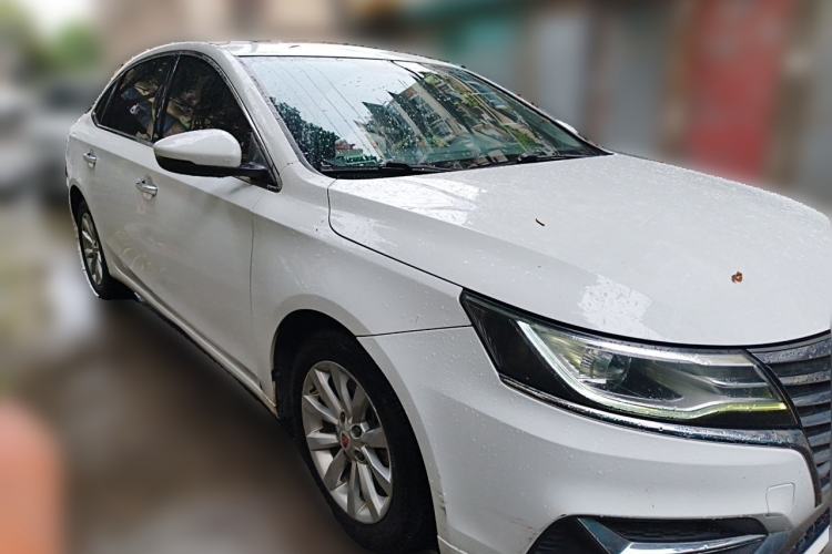 Used Roewe i6 New Energy 2017 45T Hybrid Connect & Smart Enjoyment Edition Front Right 45 Deg