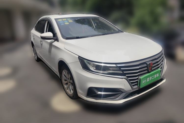 Used Roewe i6 New Energy 2017 45T Hybrid Connect & Smart Enjoyment Edition Front Right 45 Deg
