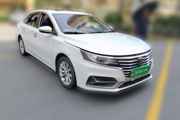 Used Roewe i6 New Energy 2017 45T Hybrid Connect & Smart Enjoyment Edition Front Right 45 Deg