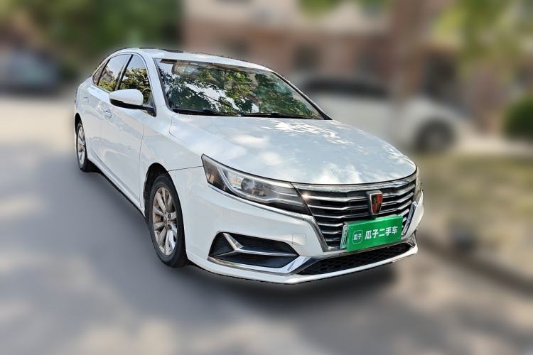 Used Roewe i6 New Energy 2017 45T Hybrid Connect & Smart Enjoyment Edition Front Right 45 Deg