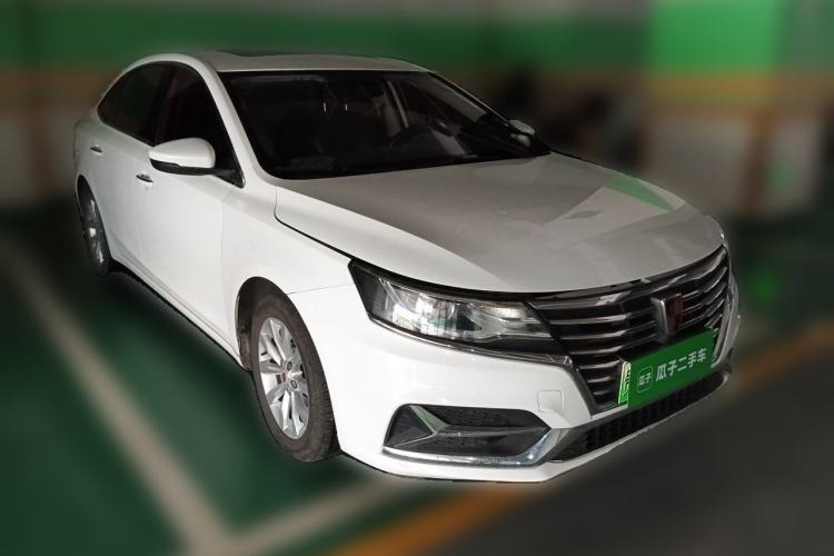 Used Roewe i6 New Energy 2017 45T Hybrid Connect & Smart Enjoyment Edition Front Right 45 Deg