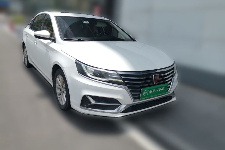 Used Roewe i6 New Energy 2017 45T Hybrid Connect & Smart Enjoyment Edition Front Right 45 Deg