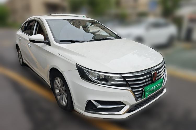 Used Roewe i6 New Energy 2017 45T Hybrid Connect & Smart Enjoyment Edition Front Right 45 Deg
