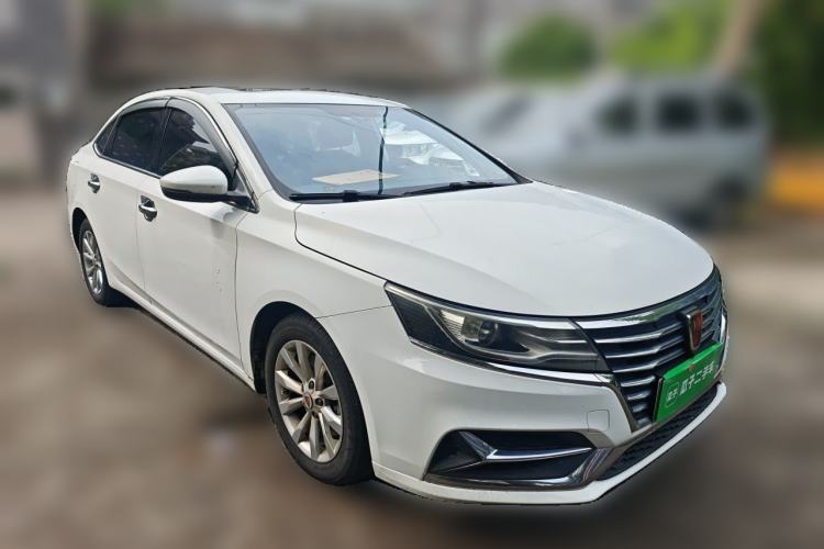 Used Roewe i6 New Energy 2017 45T Hybrid Connect & Smart Enjoyment Edition Front Right 45 Deg