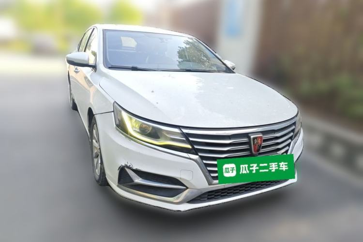 Used Roewe i6 New Energy 2017 45T Hybrid Connect & Smart Enjoyment Edition Front Right 45 Deg
