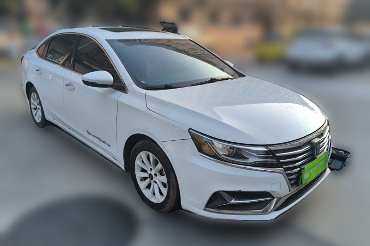 Used Roewe i6 New Energy 2017 45T Hybrid Connect & Smart Enjoyment Edition Front Right 45 Deg