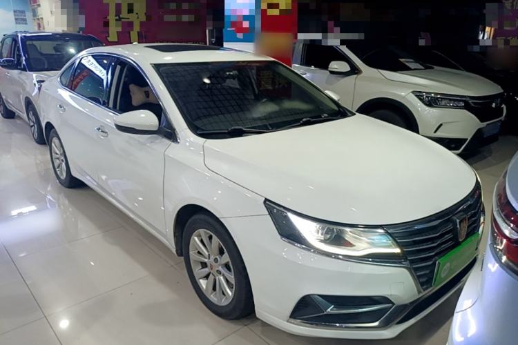 Used Roewe i6 New Energy 2017 45T Hybrid Connect & Smart Enjoyment Edition Front Right 45 Deg