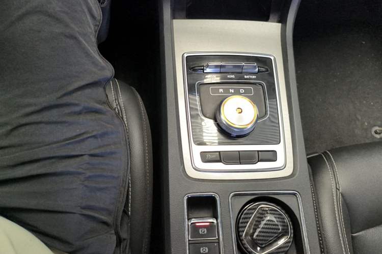Used Roewe i6 New Energy 2017 45T Hybrid Connect & Smart Enjoyment Edition Gear Lever