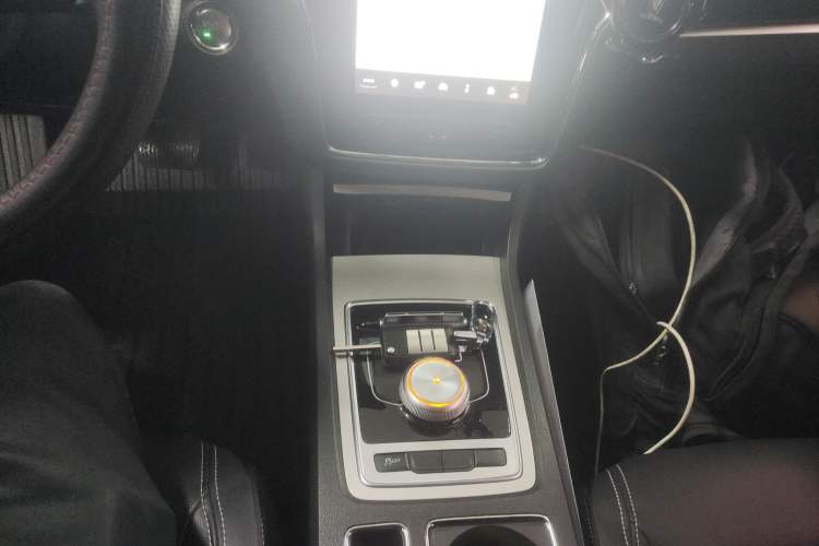 Used Roewe i6 New Energy 2017 45T Hybrid Connect & Smart Enjoyment Edition Gear Lever