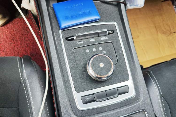 Used Roewe i6 New Energy 2017 45T Hybrid Connective Smart Luxury Edition Gear Lever