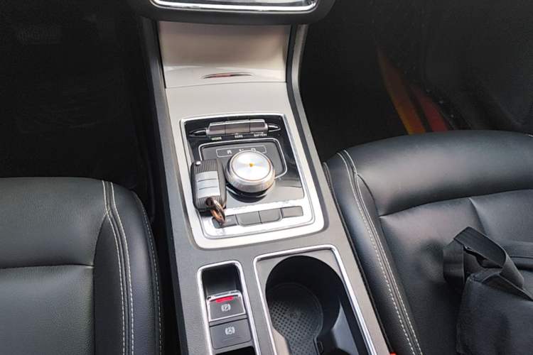 Used Roewe i6 New Energy 2017 45T Hybrid Connect & Smart Enjoyment Edition Gear Lever