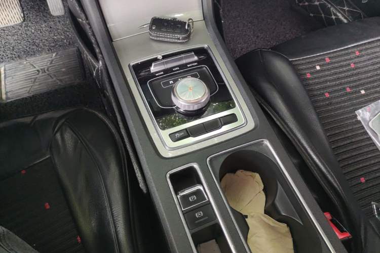 Used Roewe i6 New Energy 2017 45T Hybrid Connect & Smart Enjoyment Edition Gear Lever