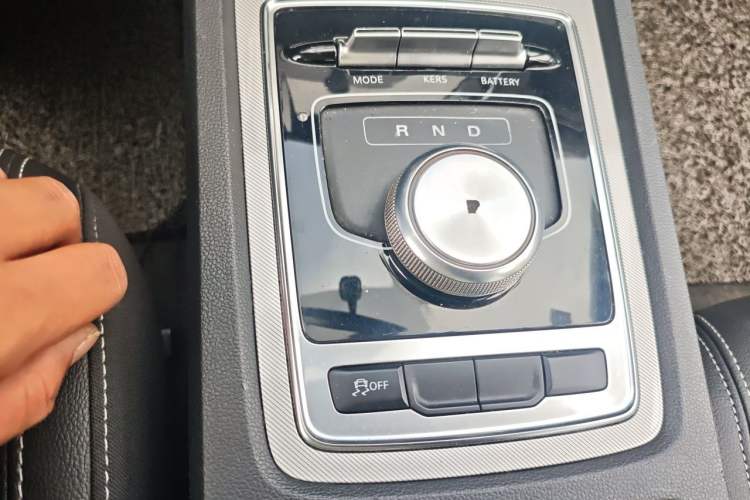 Used Roewe i6 New Energy 2017 45T Hybrid Connect & Smart Enjoyment Edition Gear Lever