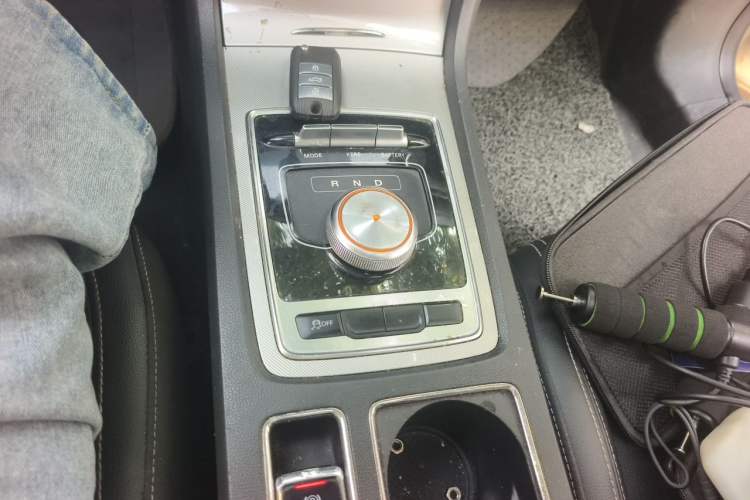 Used Roewe i6 New Energy 2017 45T Hybrid Connect & Smart Enjoyment Edition Gear Lever