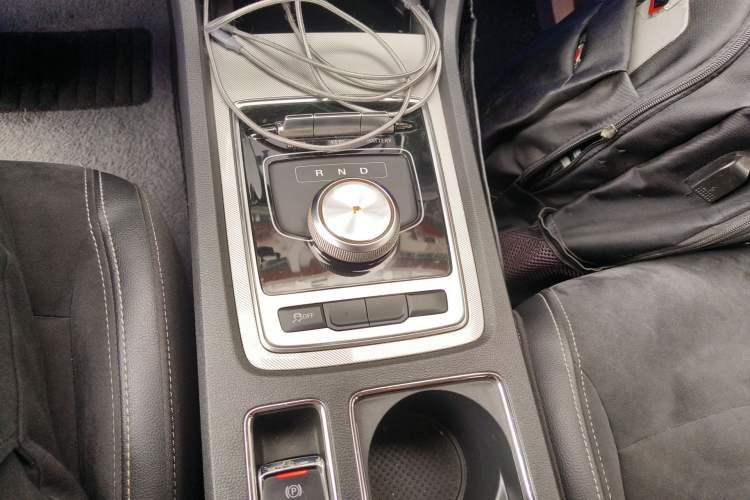 Used Roewe i6 New Energy 2017 45T Hybrid Connective Smart Luxury Edition Gear Lever