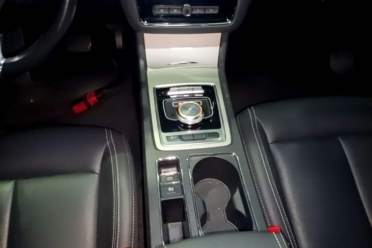 Used Roewe i6 New Energy 2017 45T Hybrid Connect & Smart Enjoyment Edition Gear Lever