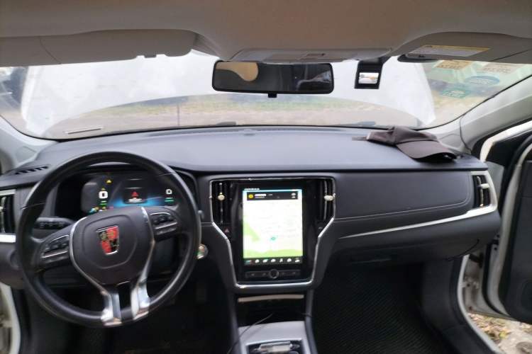 Used Roewe i6 New Energy 2017 45T Hybrid Connect & Smart Enjoyment Edition Headliner
