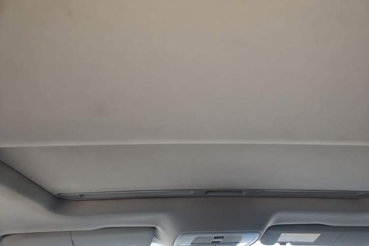 Used Roewe i6 New Energy 2017 45T Hybrid Connect & Smart Enjoyment Edition Headliner