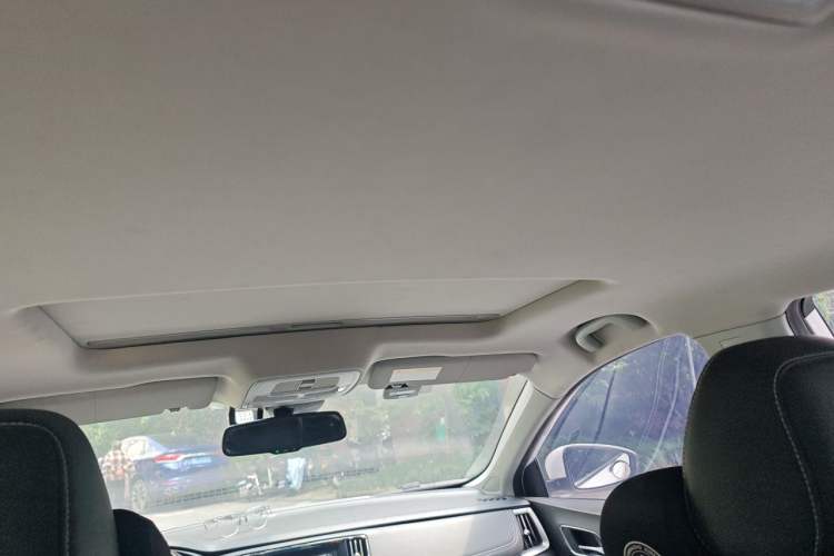 Used Roewe i6 New Energy 2017 45T Hybrid Connective Smart Luxury Edition Headliner