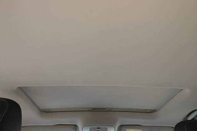 Used Roewe i6 New Energy 2017 45T Hybrid Connect & Smart Enjoyment Edition Headliner